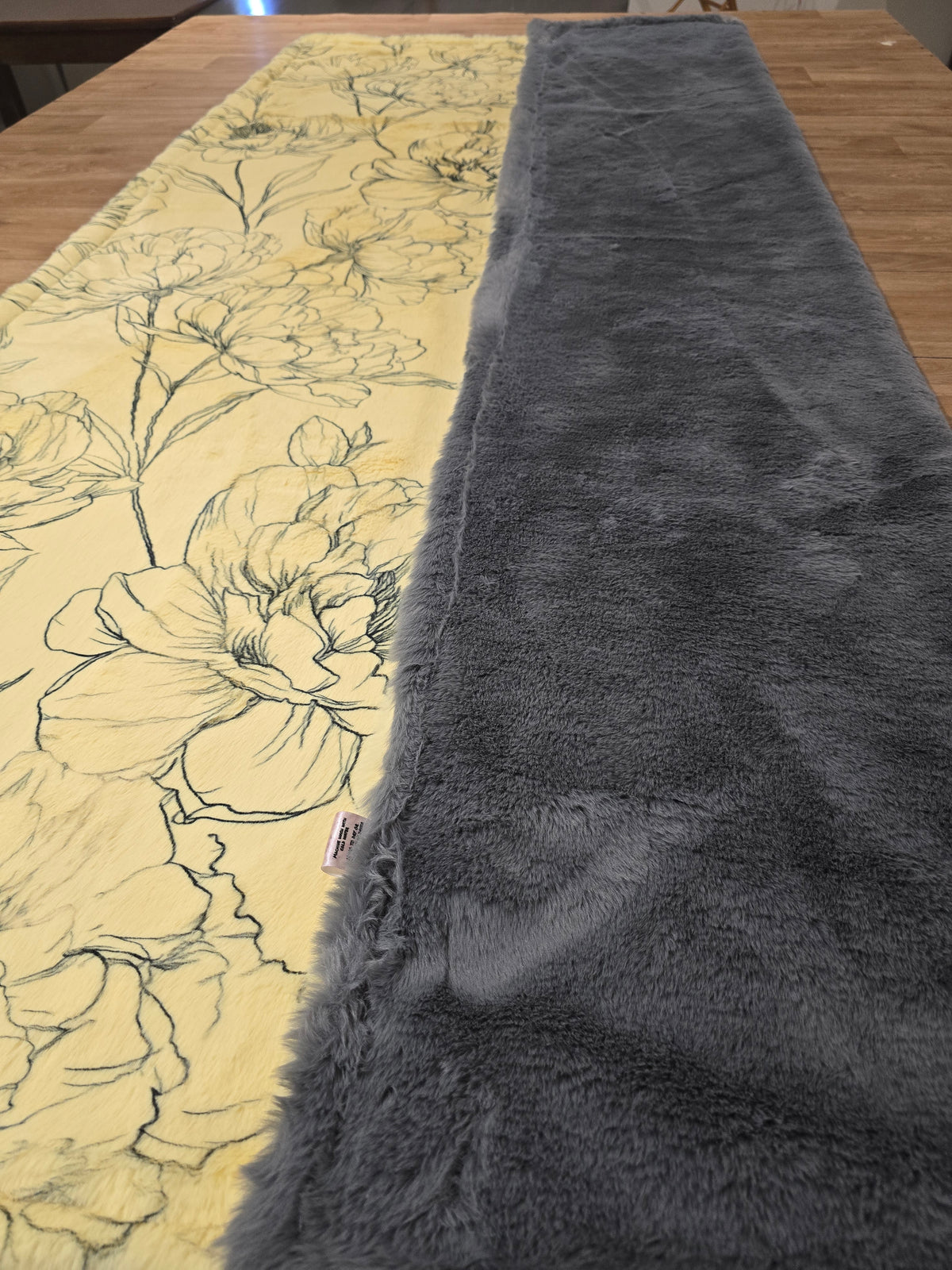 60x90 *not shedding* Double Siberian Yellow Floral / Stone.