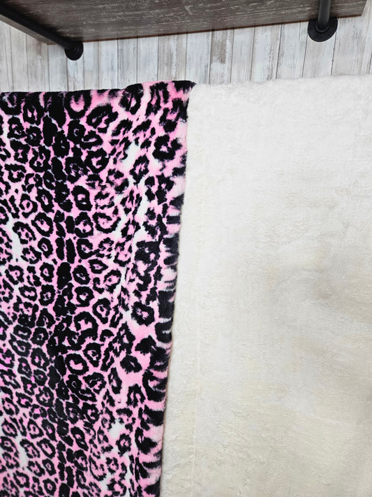 NMC Pink Cheetah Whispy / Ivory Siberian 60x85