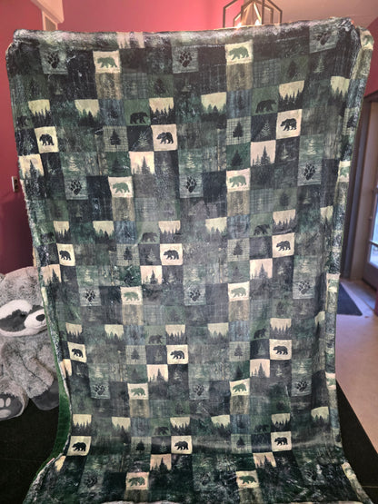 60x90 printed appaloosa/ emerald joey. (This is a heavy gal)