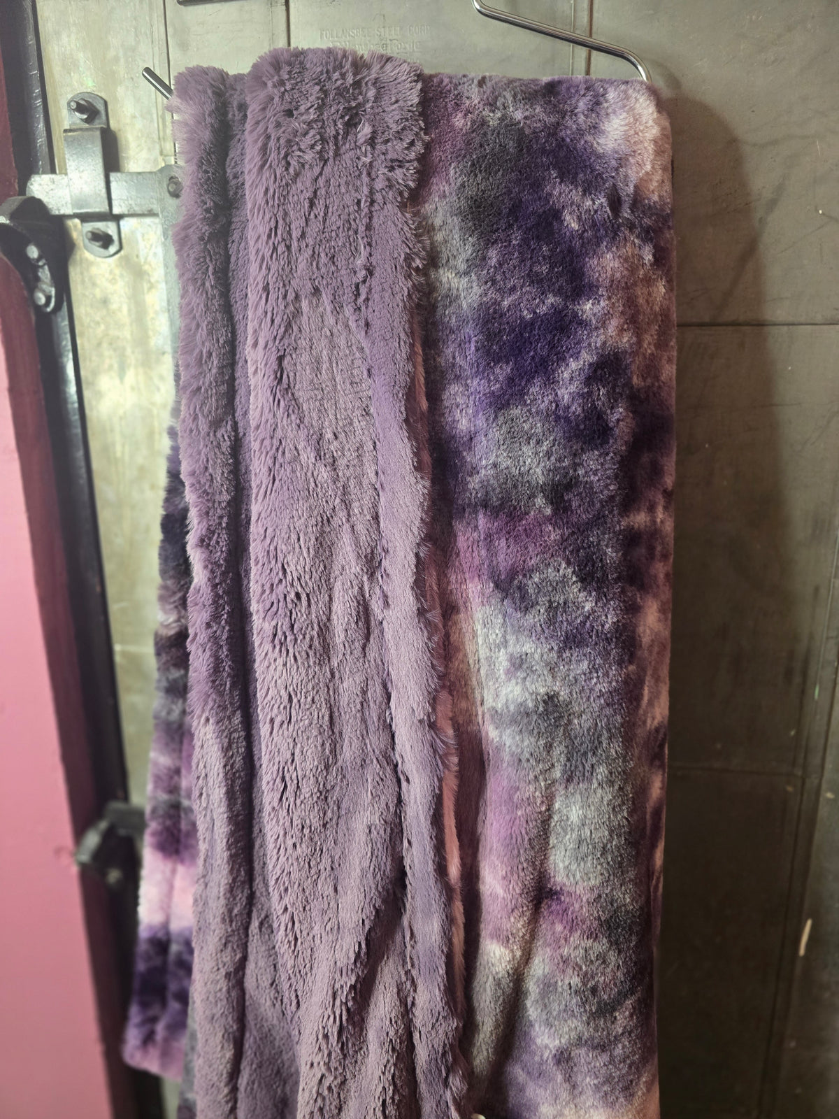 60x90 Purple Haze Whispy (Exclusive) / smokey violet lush